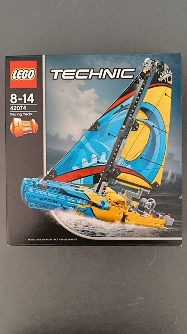 Technic 42074 Yacht da Regata Racing Yacht